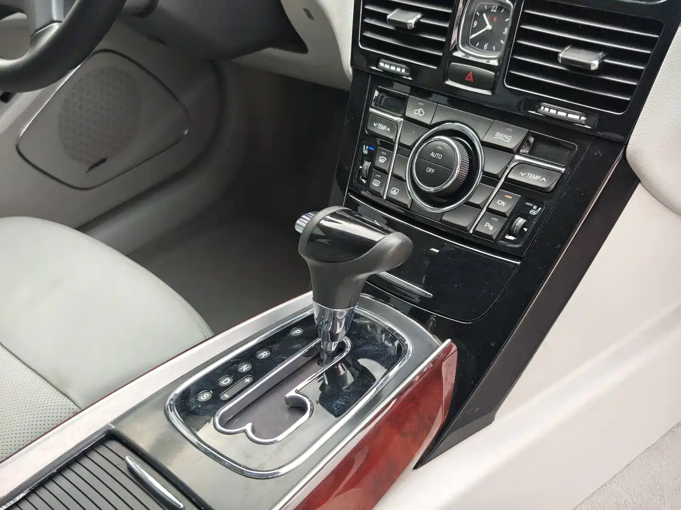 Hongqi H7 2016 2015 2.0T Luxury