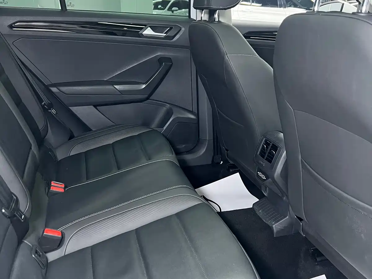 VOLKSWAGEN T ROC EXPLORING SONGS