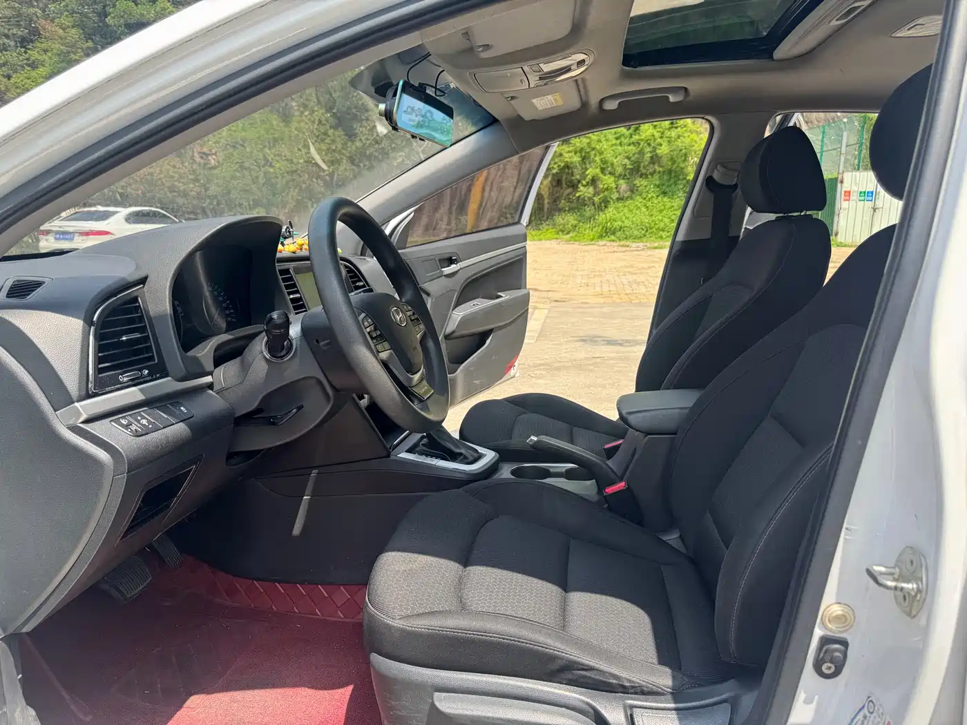 Hyundai Elantra 2016 Model 1.6L Automatic Smart Elite фото 7
