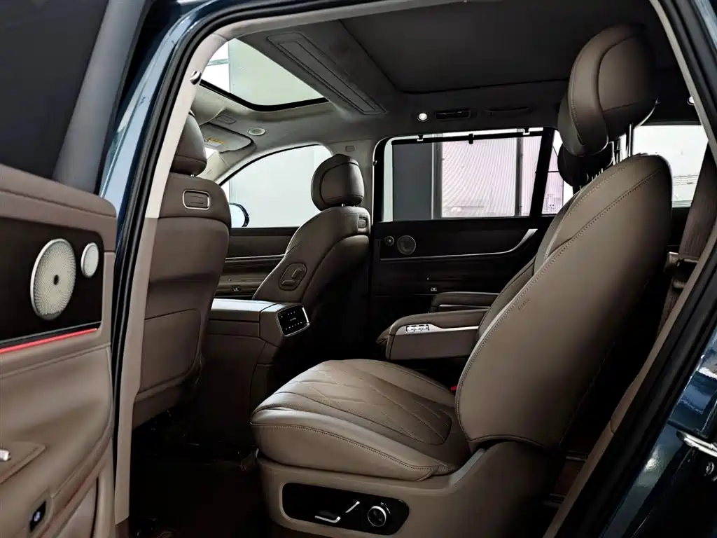 AITO Wenjie AITO M9 2024 Extended Range Ultra 42kWh 6-Seater фото 25