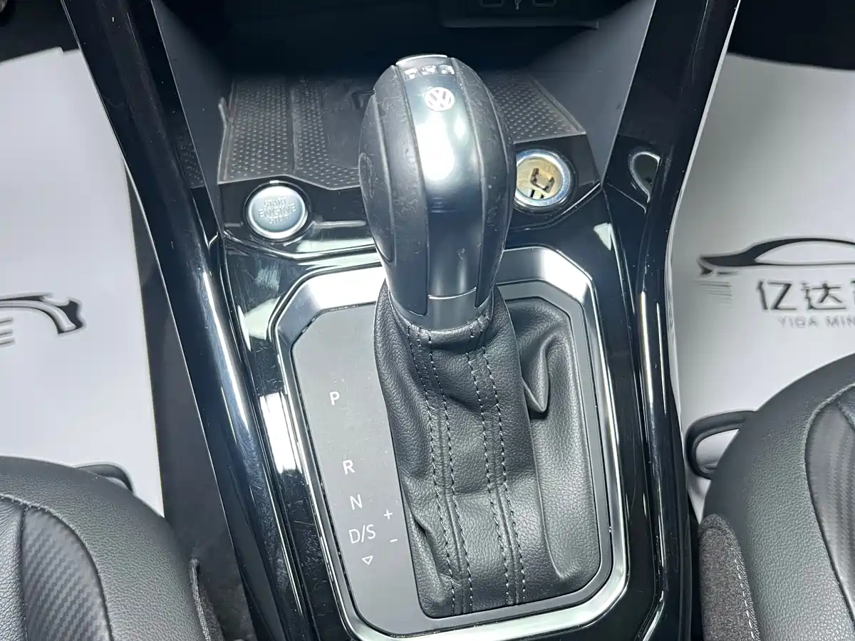 VOLKSWAGEN T ROC EXPLORING SONGS