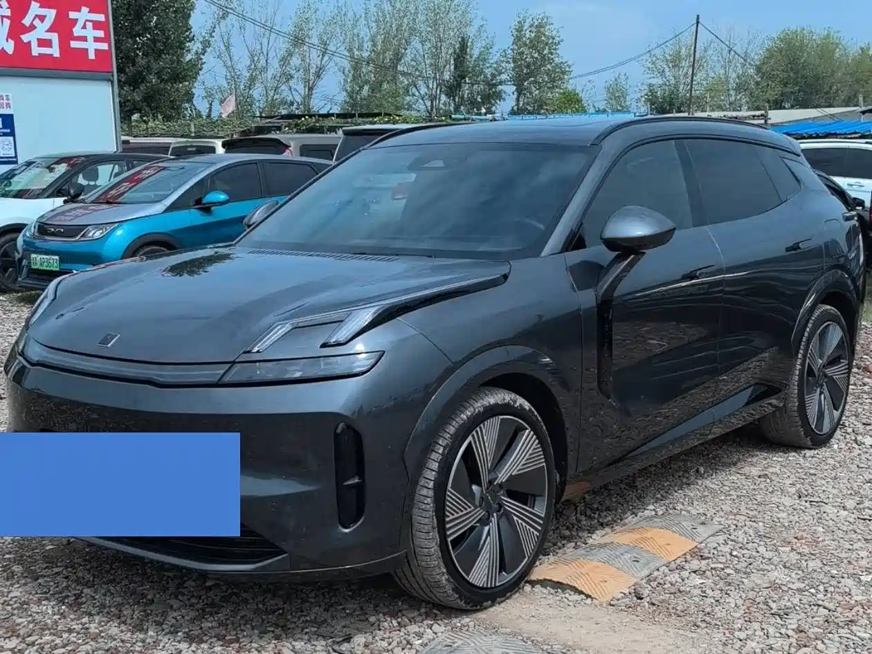 Lynk & Co 08 EM-P 2023