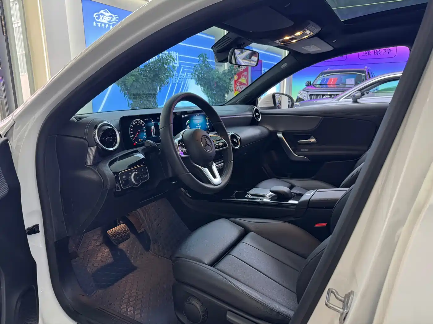 Mercedes-Benz A-Class 2021 A 180 L Sports Sedan фото 4