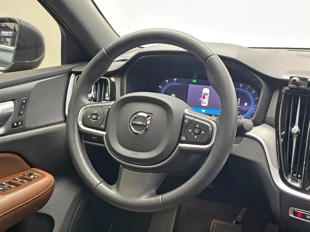 Volvo S60 2023 B4 Smart Comfort Luxury Edition фото 23