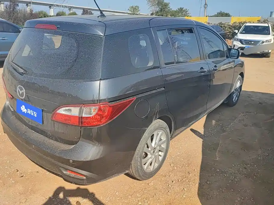 Photo 3 - Mazda Mazda5