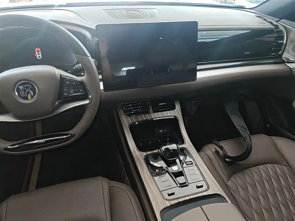 BYD Han 2023 DM-i Champion Edition 121KM Prestige фото 13