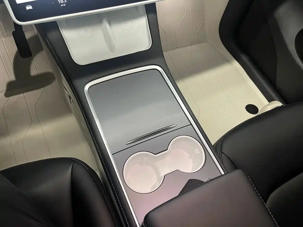 Фото 26 - Tesla Model Y