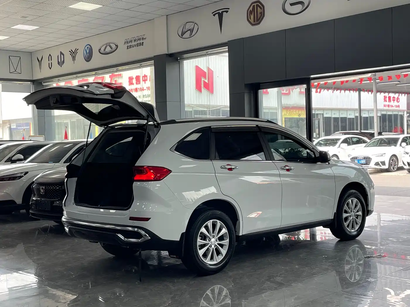 Haval M6 2023 PLUS 1.5T DCT Luxury Smart Connect фото 17