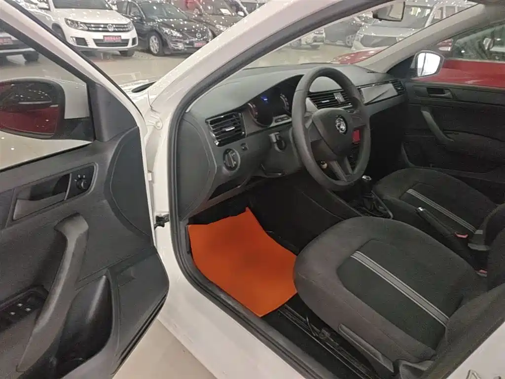 Škoda Skoda Rapid Spaceback 2020 1.5L Auto Standard фото 16