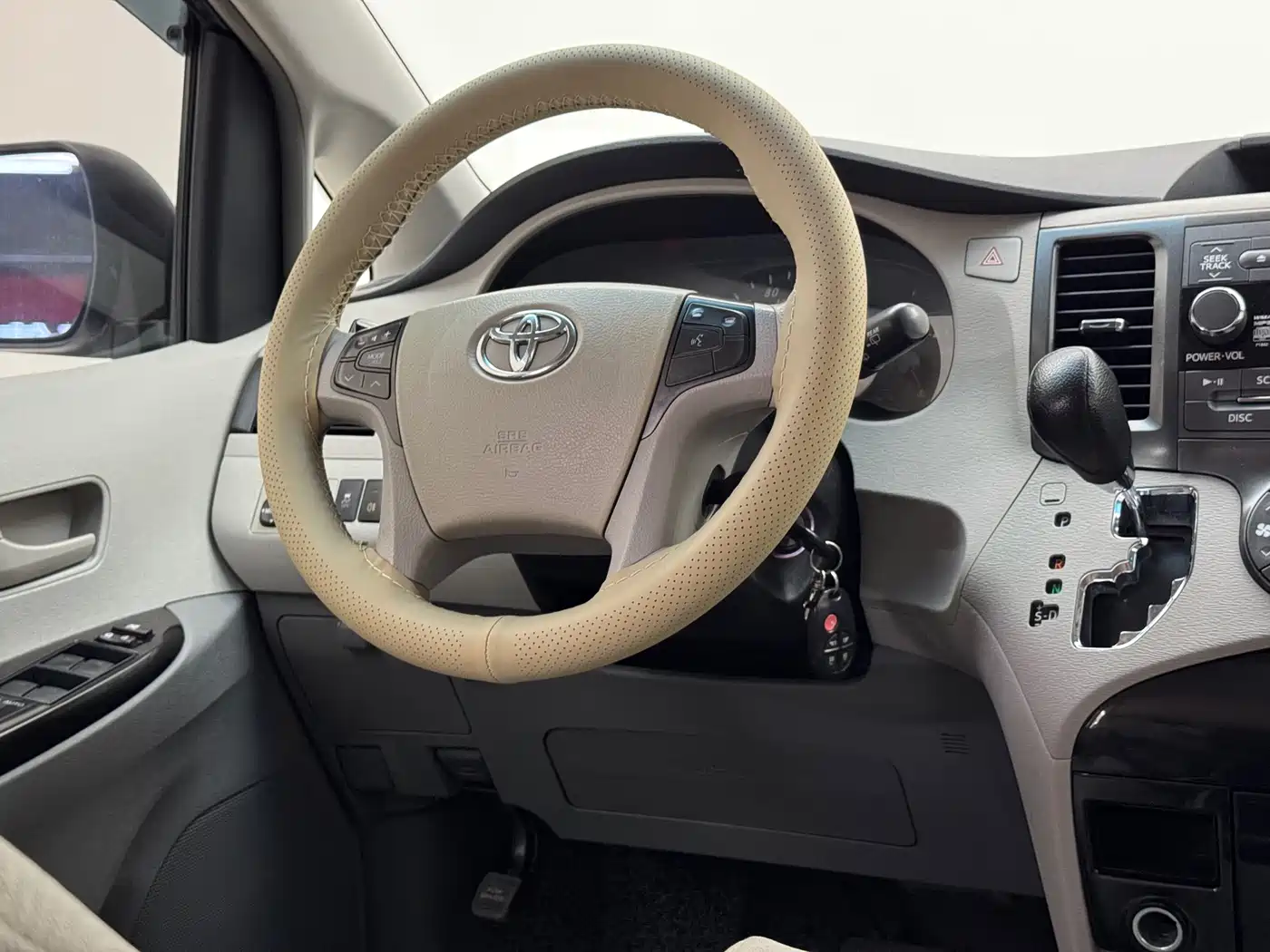 Toyota Sienna 2015 3.5L 4WD L фото 5
