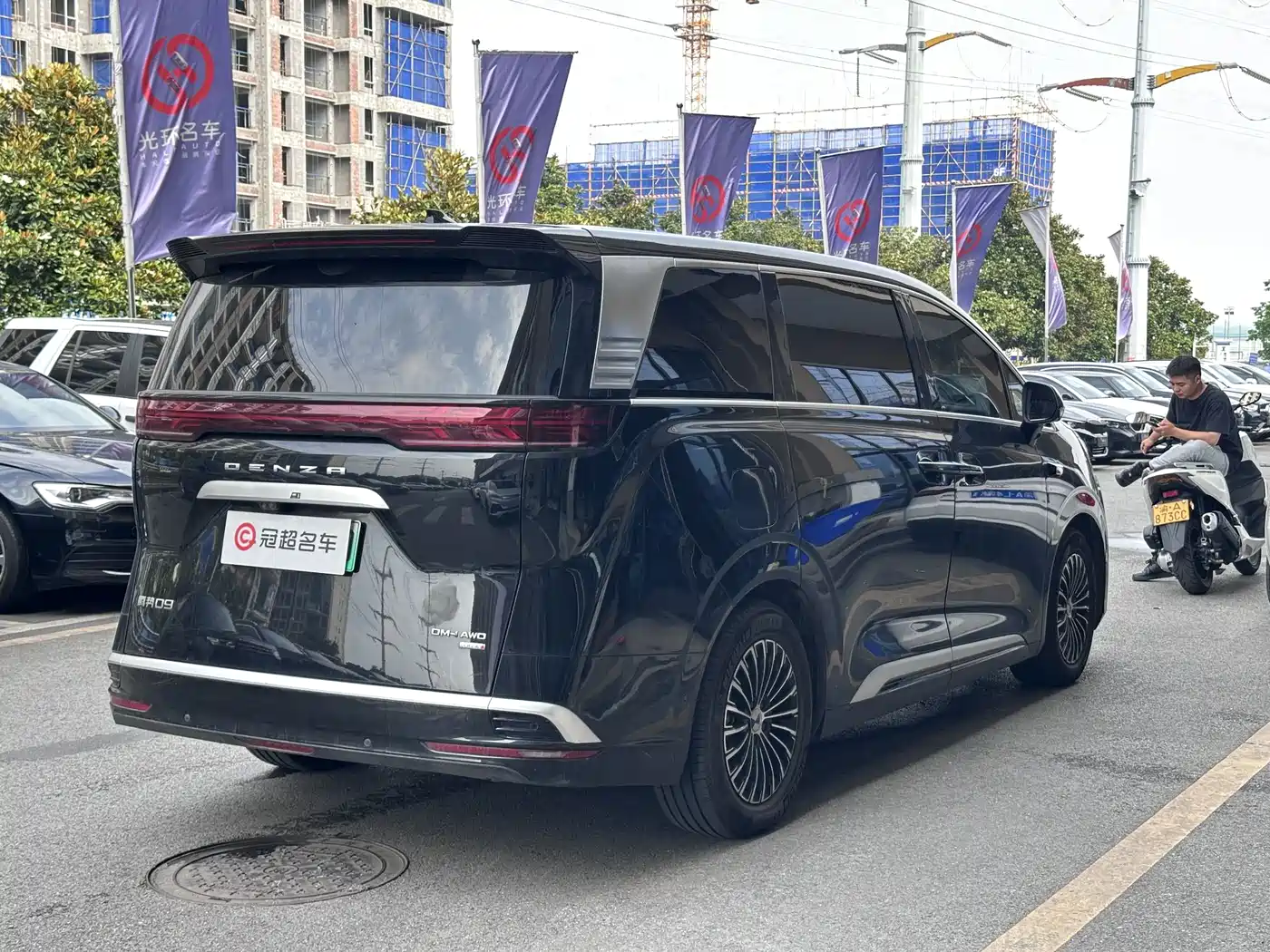 Denza D9 2025 DM-i Smart Drive Edition 1020 AWD Prestige фото 6