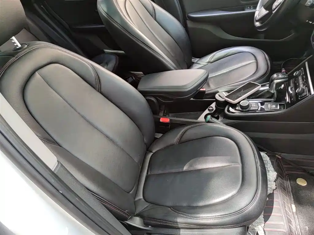 BMW 2 Series Touring 2016 218i Leading фото 25
