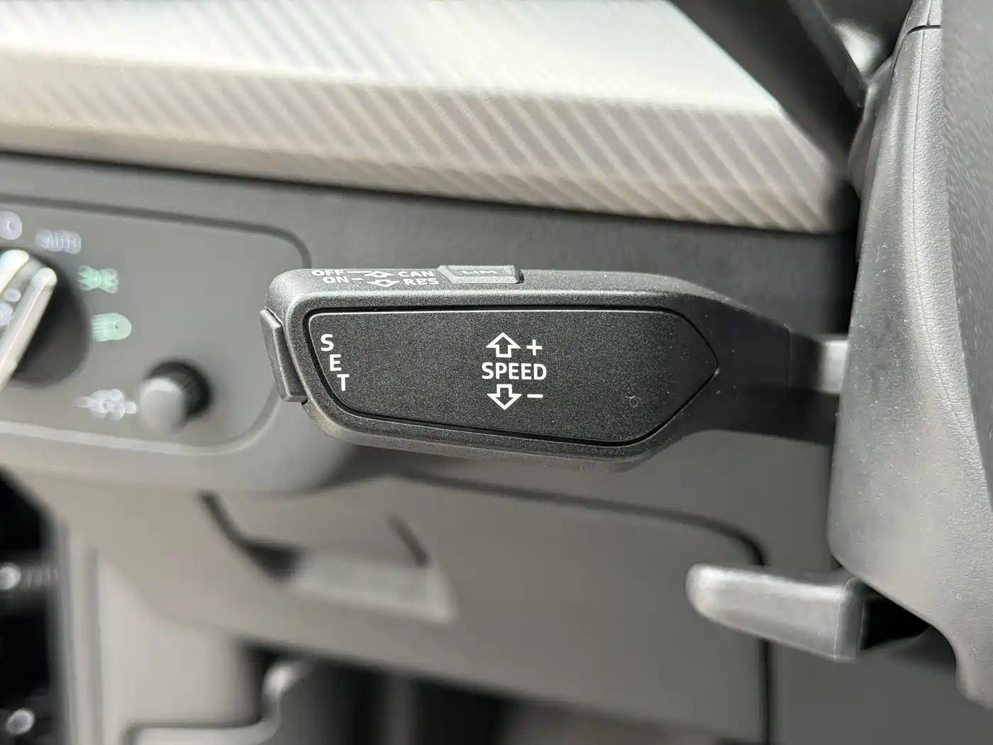 Audi Q5L 2020 Facelift 40 TFSI Honor Fashion фото 27