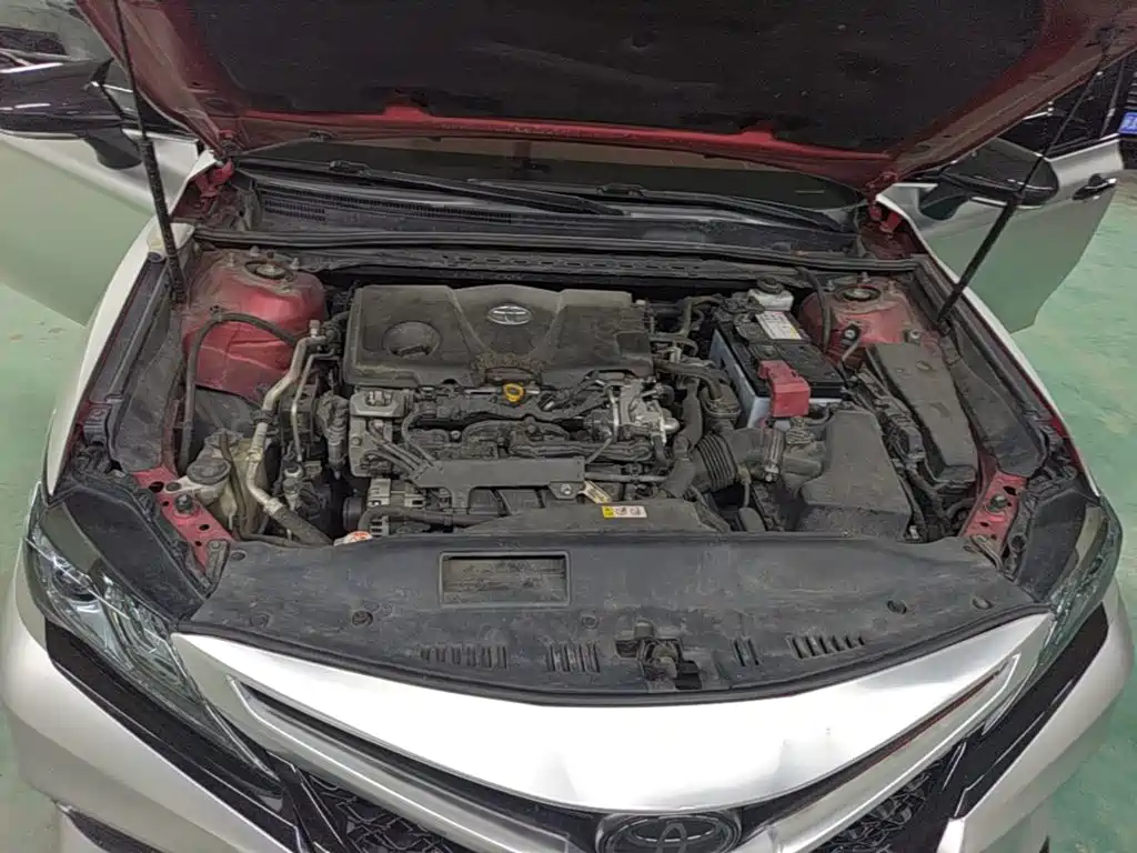 Фото 20 - Toyota Camry
