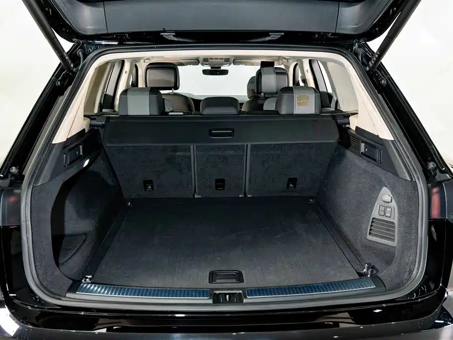 Volkswagen Touareg 2023 2023 3.0TSI R-Line Black Sports Package