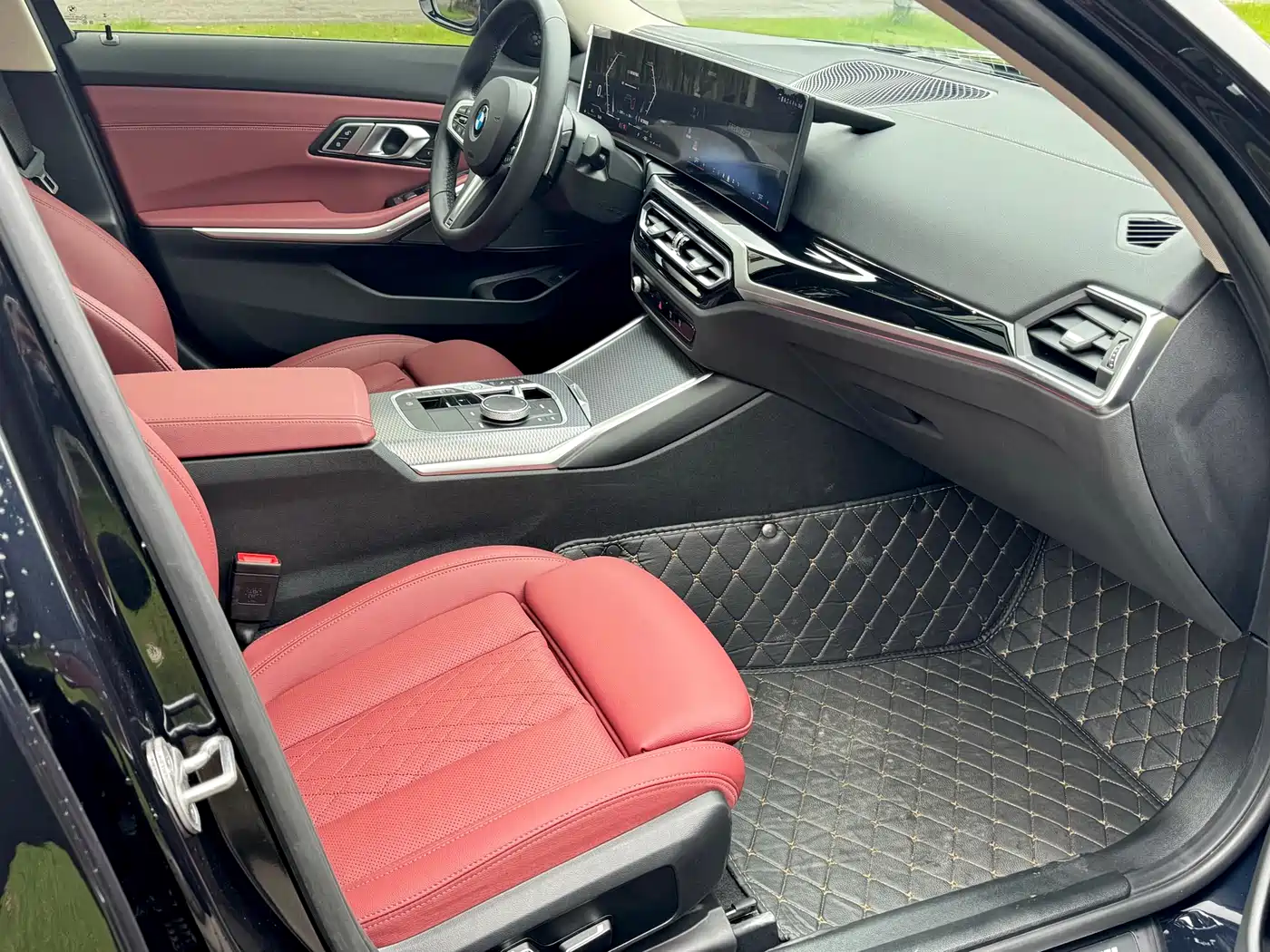 BMW 3 Series 2024 325Li M Sport Shadowline Package фото 9