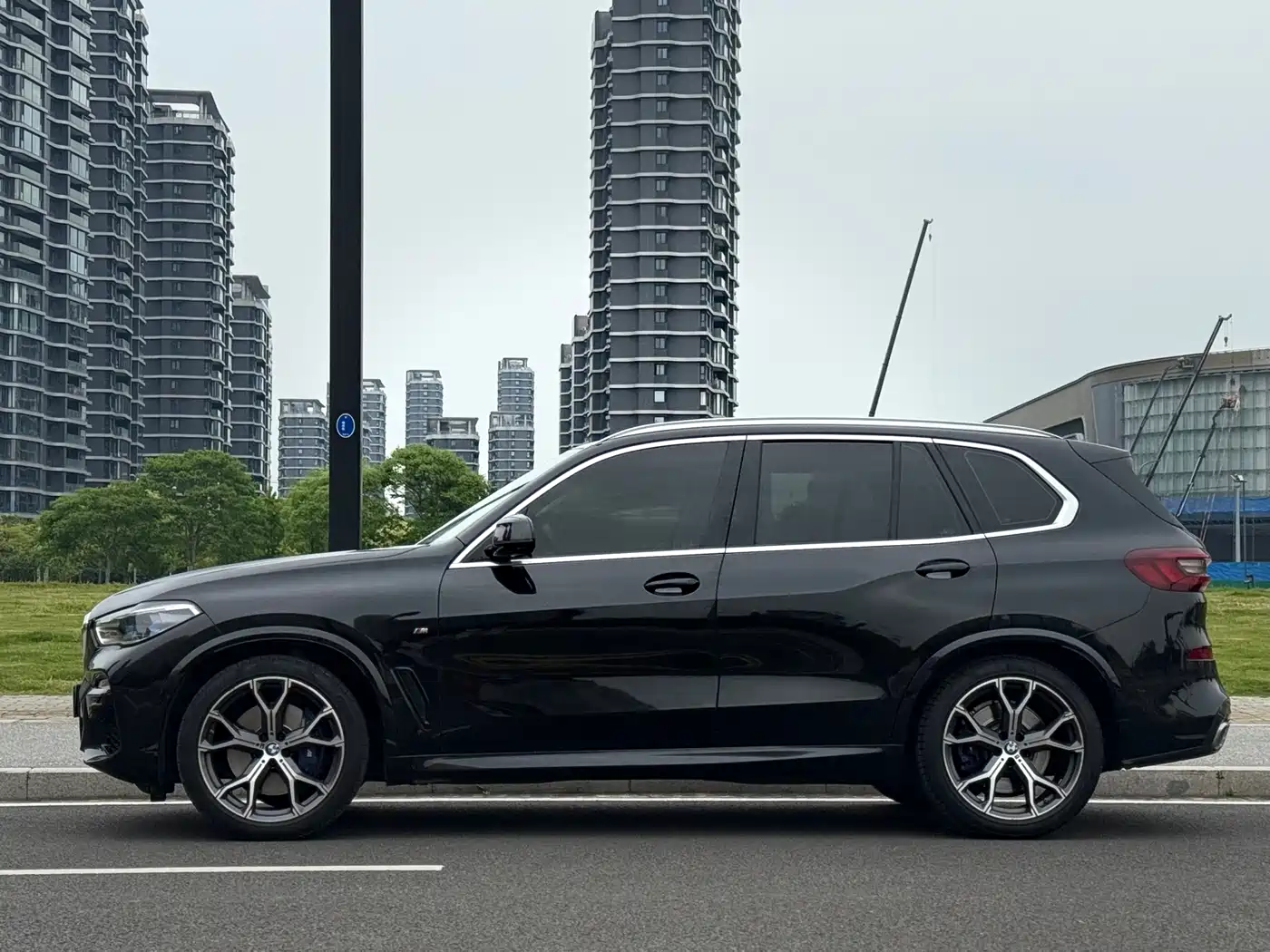 BMW X5 (Import) 2020 xDrive40i Premium M Sport Package фото 4