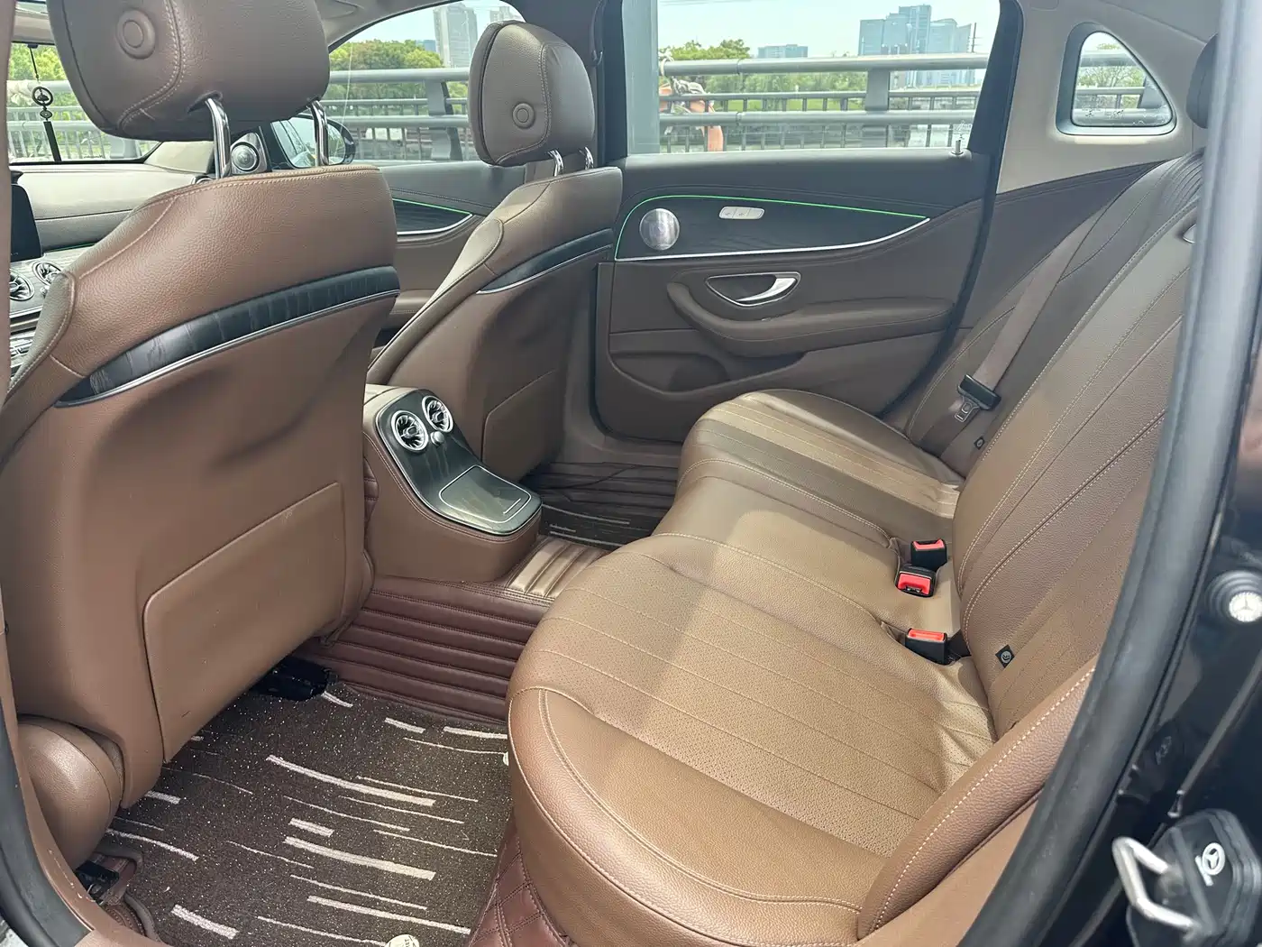 Mercedes-Benz E-Class 2022 E 260 L Sport фото 11