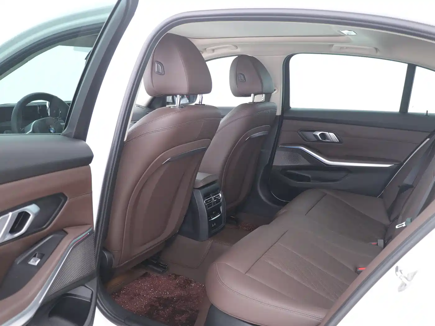 BMW 3 Series 2024 325Li M Sport Package фото 15