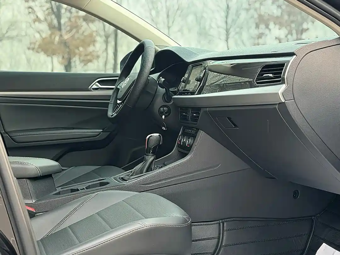 Photo 9 - Volkswagen Lavida
