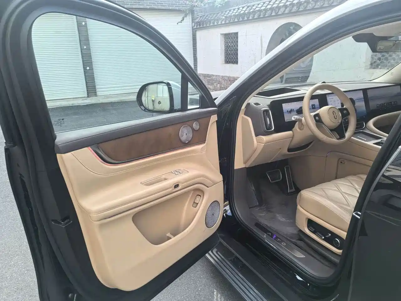 AITO Wenjie AITO M9 2025 Extended Range Ultra 52kWh 6-Seater фото 7