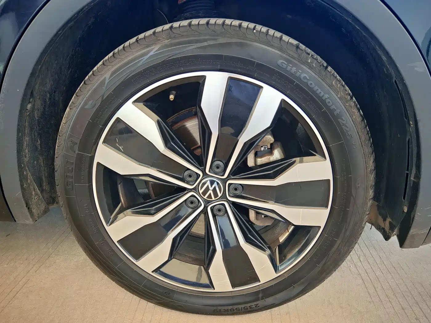 Volkswagen Tiguan L 2022 380TSI Automatic 4WD R-Line Cross Edition 7-Seater фото 27