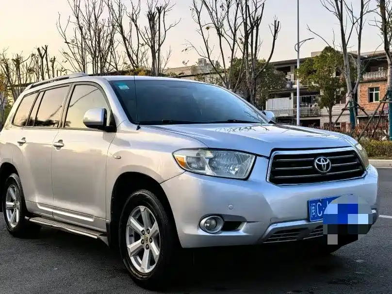 Toyota Highlander 2009 2.7L 2WD 5-seater Sport Edition фото 3