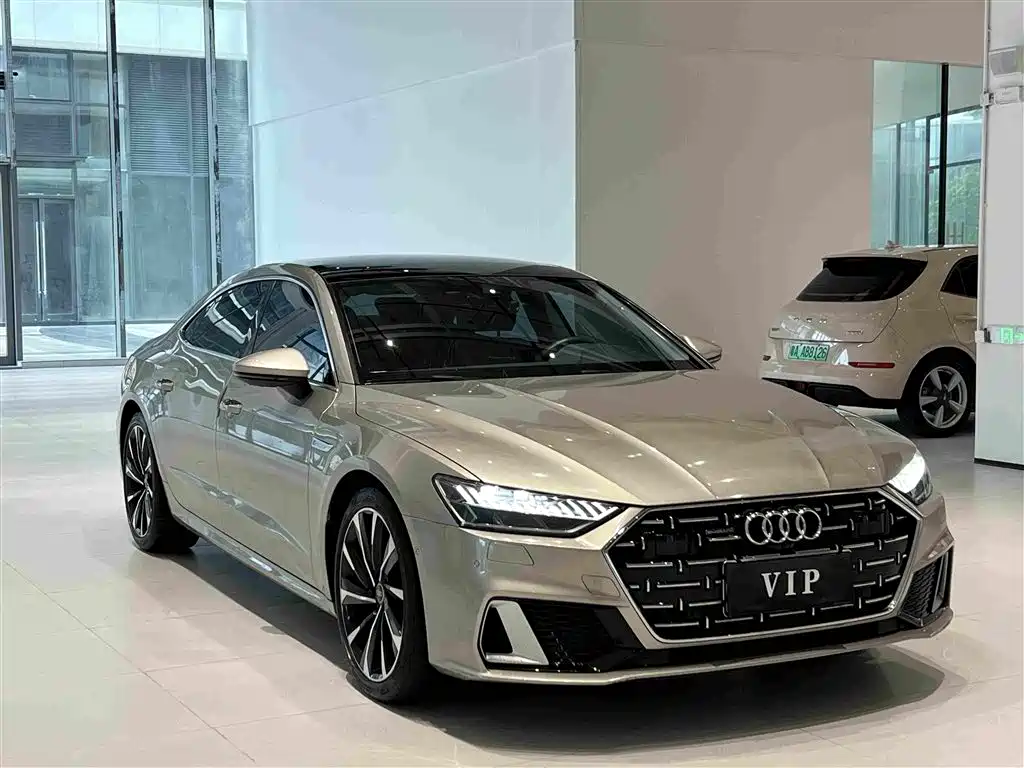Photo 3 - Audi A7L