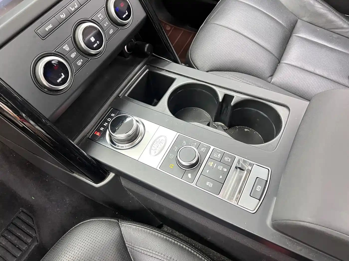 Land Rover Discovery 2017 3.0 SC V6 HSE фото 29