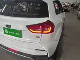 Фото 8 - Geely Vision X3