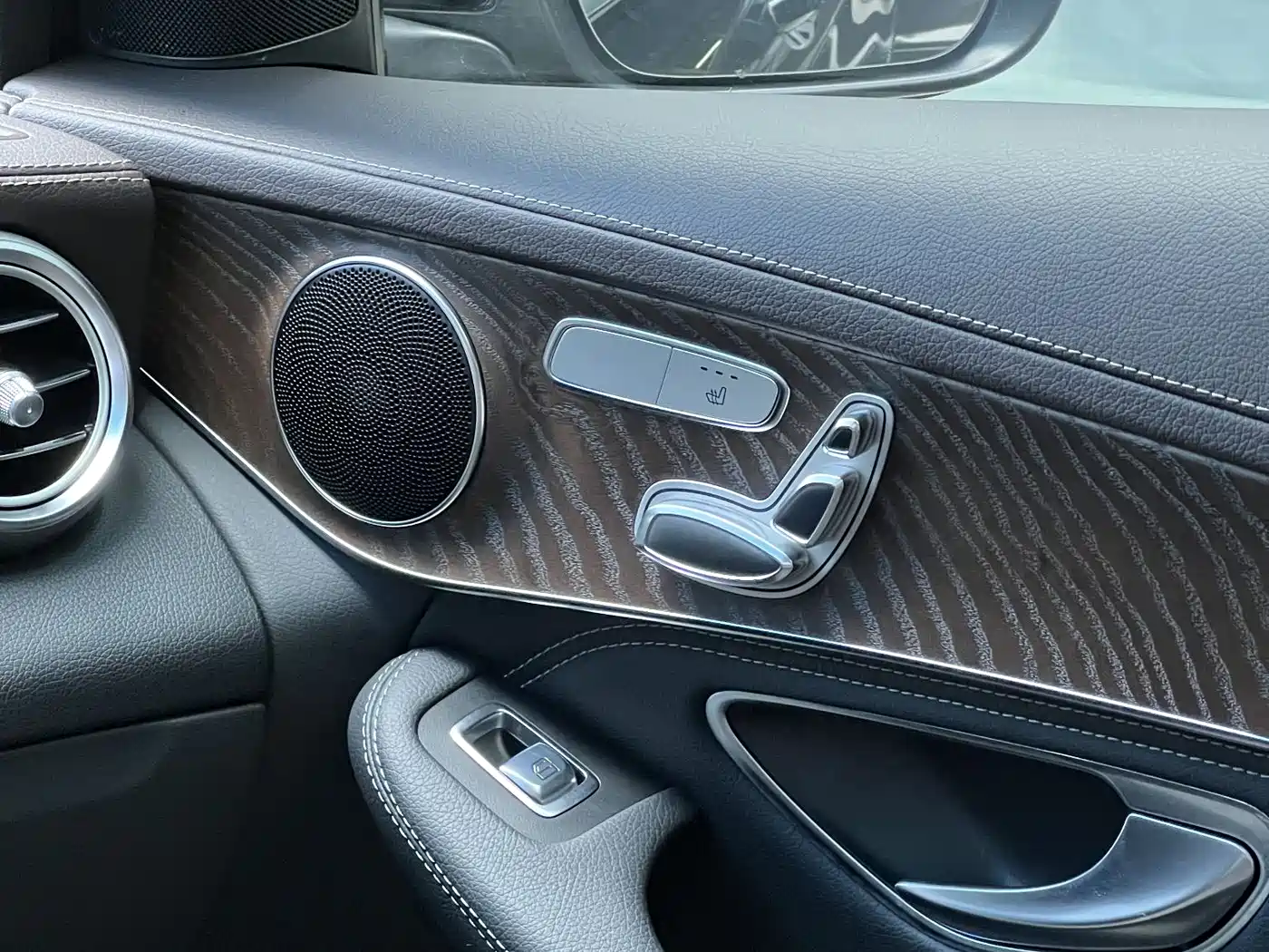 Mercedes-Benz GLC 2018 GLC 300 4MATIC Dynamic фото 11