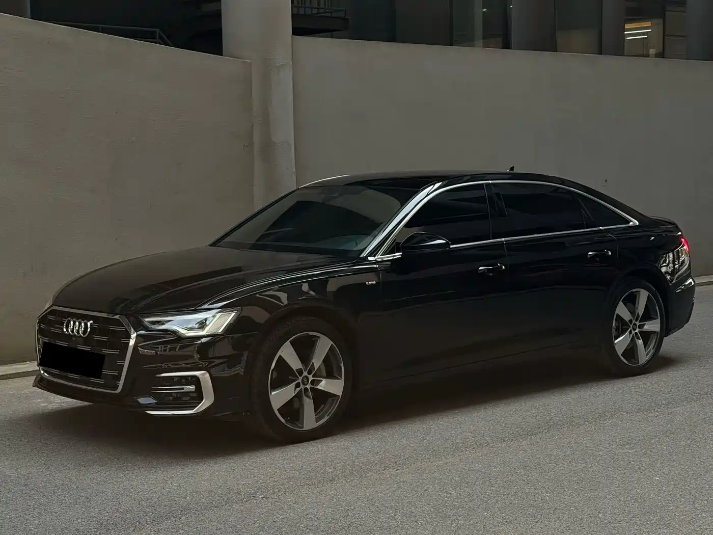 Audi A6L 2023 Facelift 45 TFSI quattro Premium Dynamic фото 3