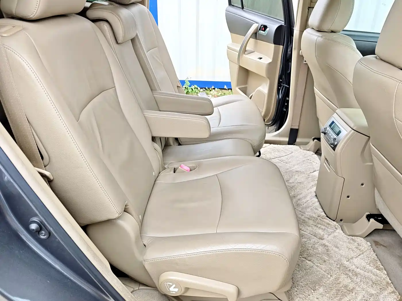 Toyota Highlander 2011 2.7L 2WD 7-seat Luxury фото 22