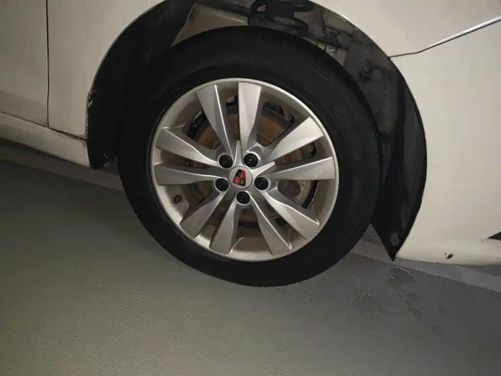 Roewe 360 2016 2016 1.5L Manual Smart Screen Edition