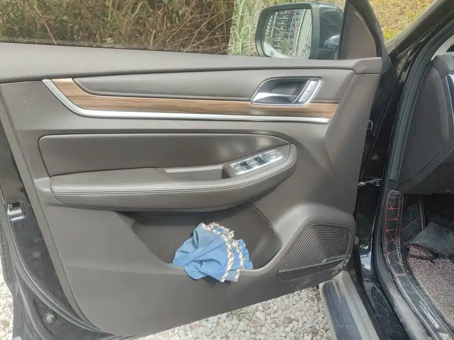 Roewe RX8 2018 2018 30T Smart Internet 2WD Flagship Edition