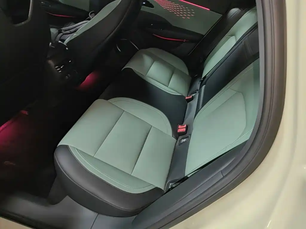 Hongqi EH7 2026 2025 690 Smart Selection Edition