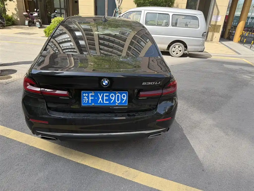 BMW 5-SERIES