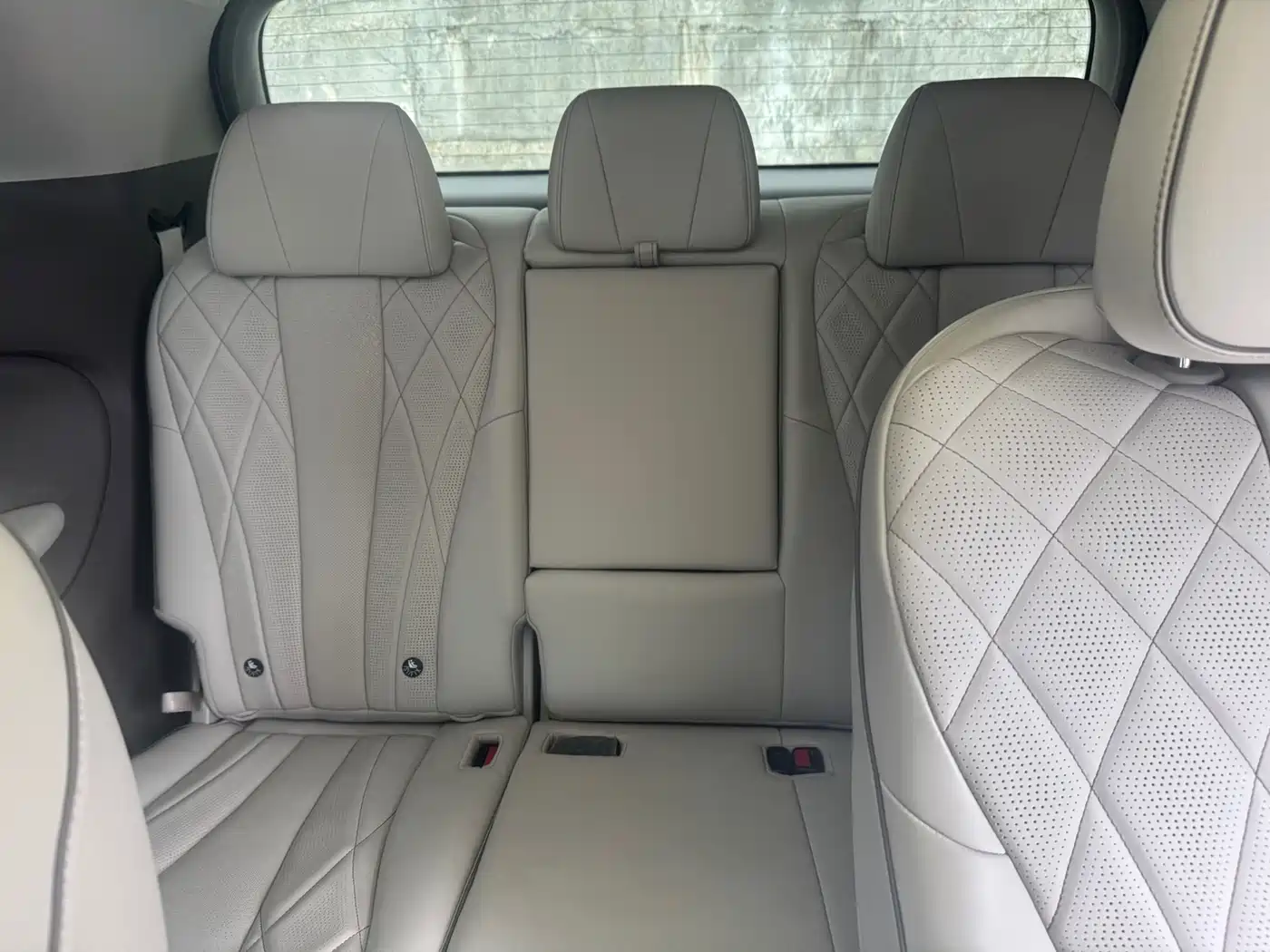 Denza D9 2022 DM-i 970 AWD Flagship фото 10