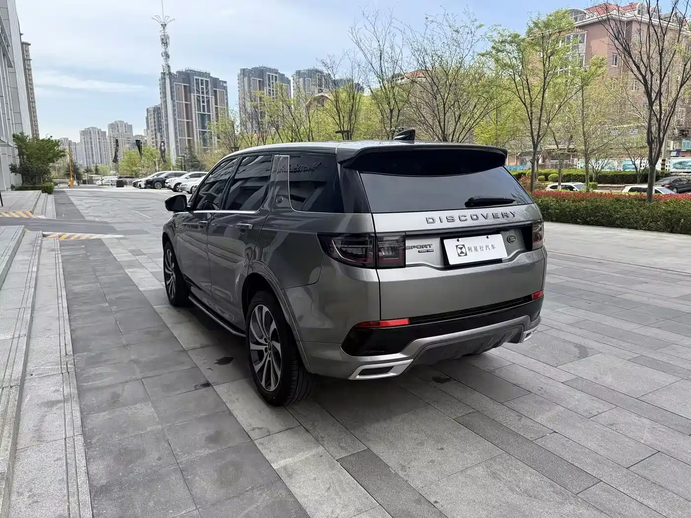 Land Rover Discovery Sport 2021 249PS R-Dynamic HSE Luxury Custom Edition фото 16