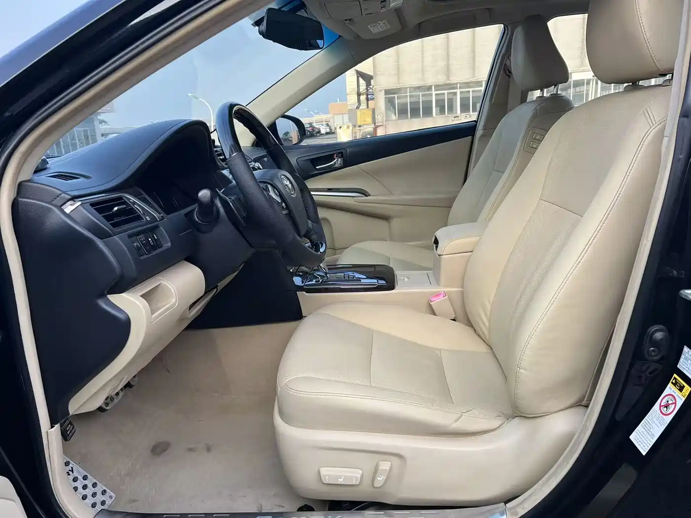 Toyota Camry 2015 2.0G Leading Edition фото 7