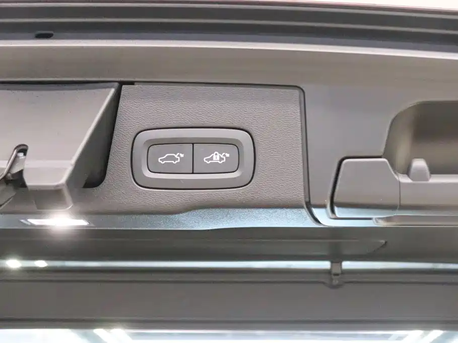 Volvo XC60 2025 2026 B5 AWD Intelligent Elegance Luxury Edition