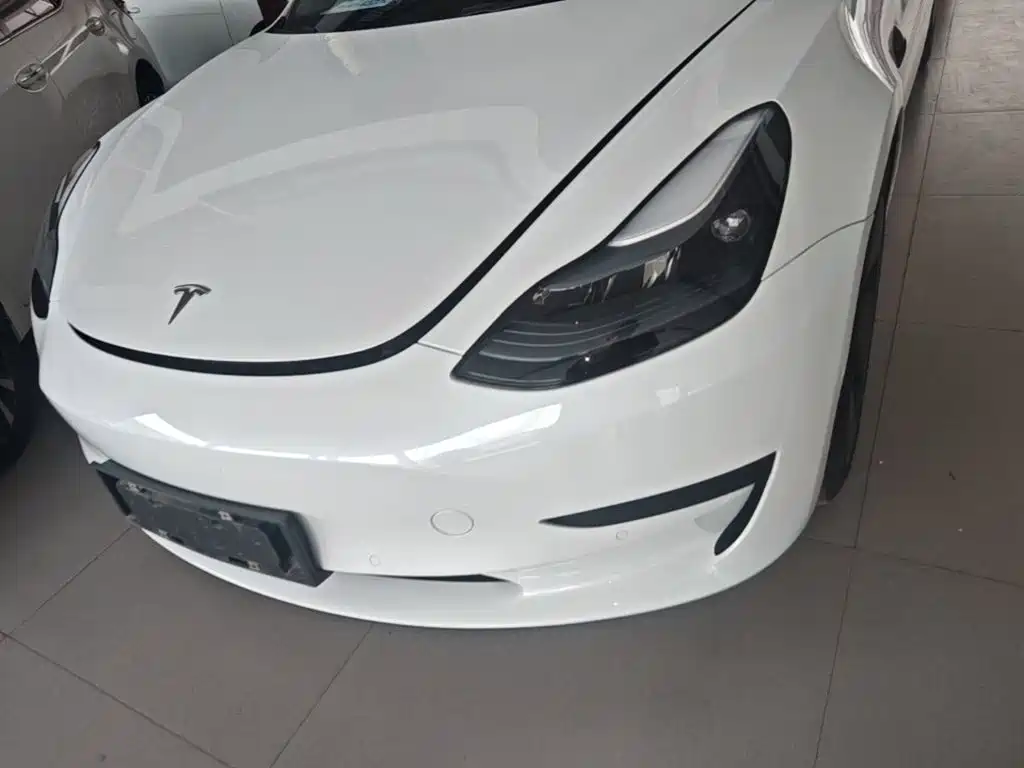 Фото 24 - Tesla Model 3