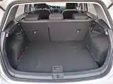 Photo 8 - Volkswagen Golf