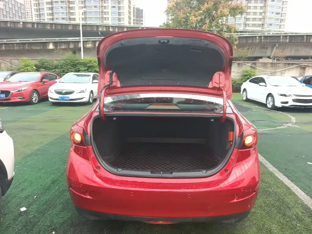 صورة 19 - Mazda Mazda 3
