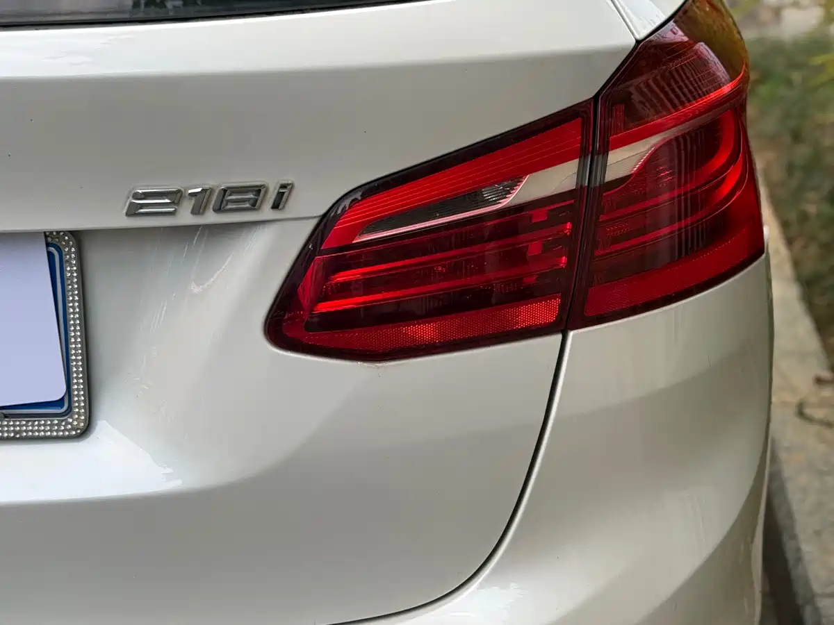 BMW 2 Series Touring 2016 218i Fashion Model фото 15