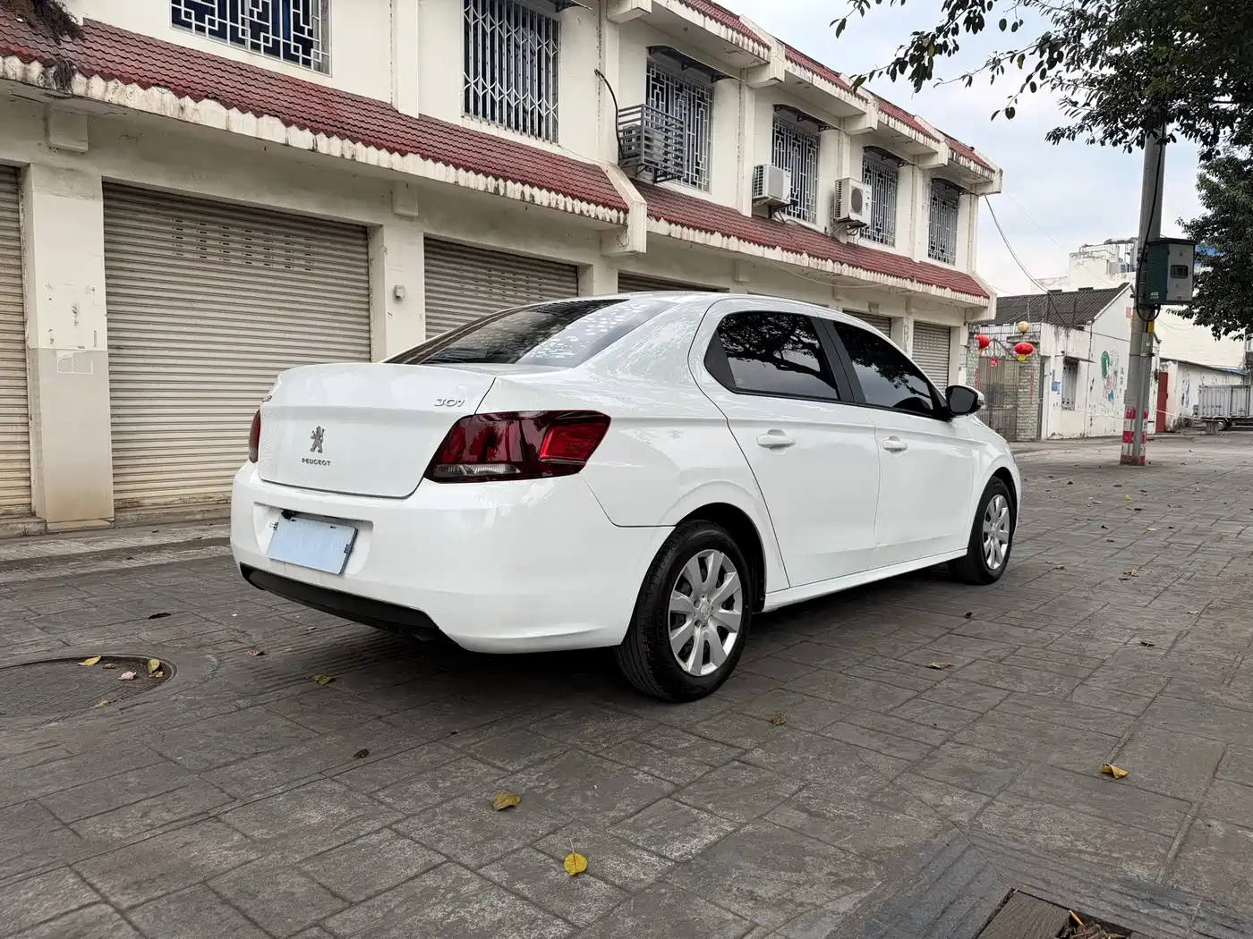 Peugeot 301 2018 1.6L Manual Comfort Edition фото 6