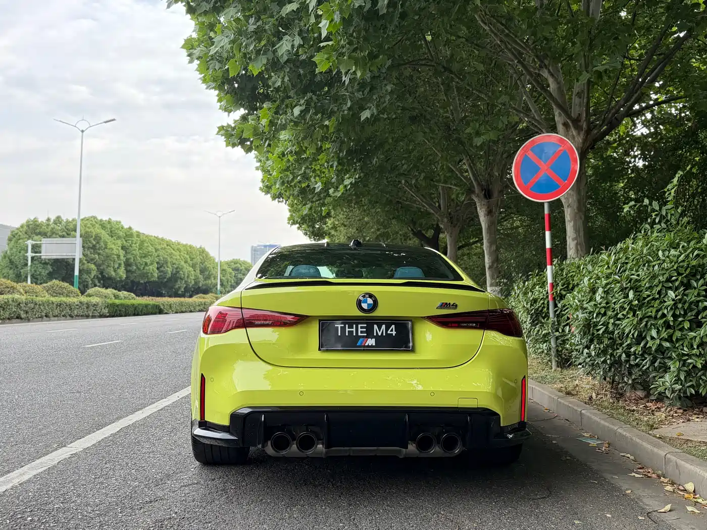 BMW M4 2024 BMW M4 Coupe M xDrive Competition фото 15