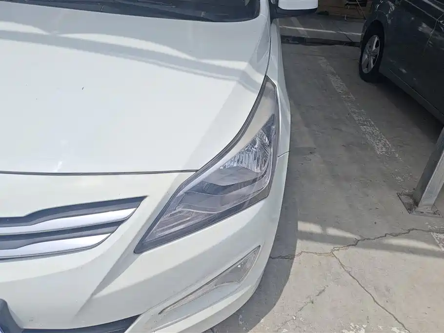 Hyundai Verna 2014 1.4L Automatic Smart GLS фото 5