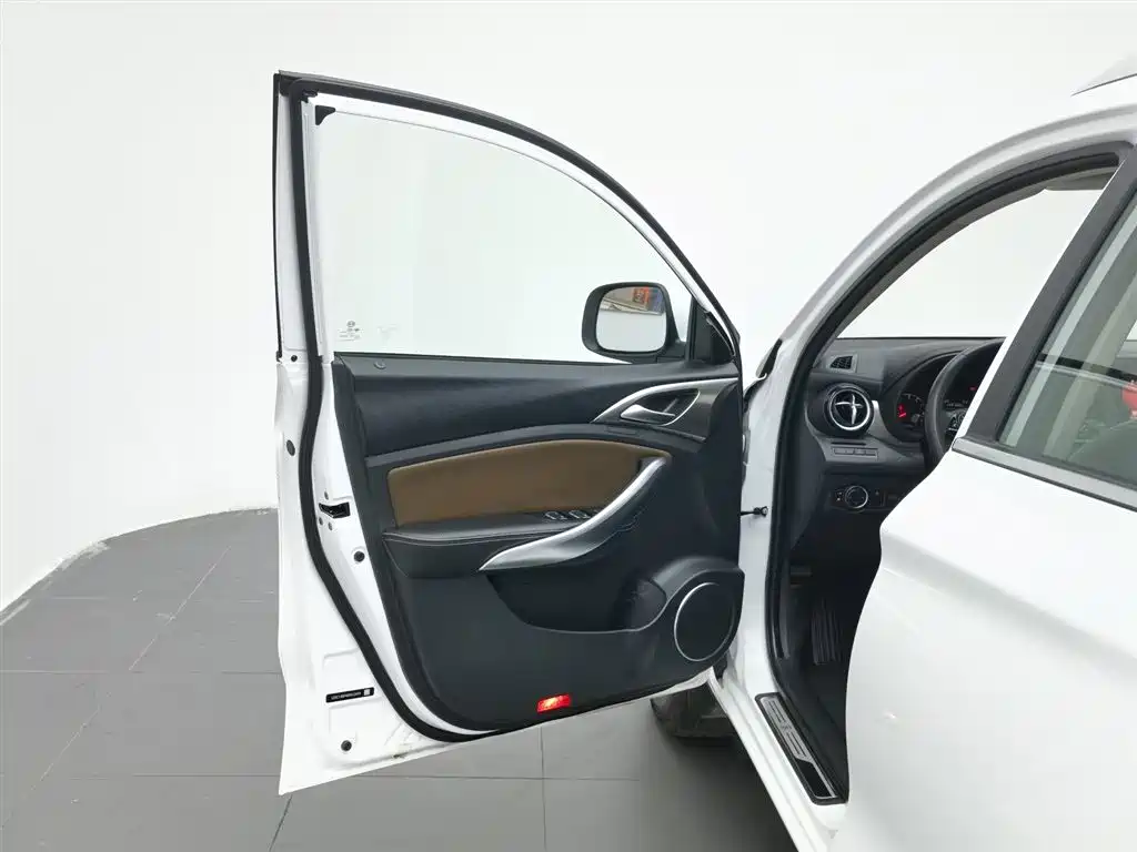 BYD Song 2016 Unrivaled Edition 1.5TI Manual Elite Edition фото 8