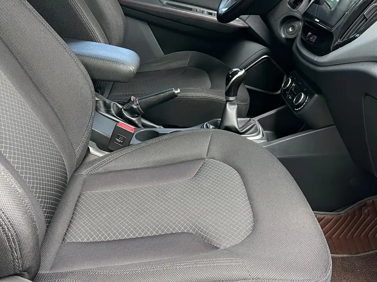 FAW Senya R7 2017 2017 Model 1.6L Manual Comfort